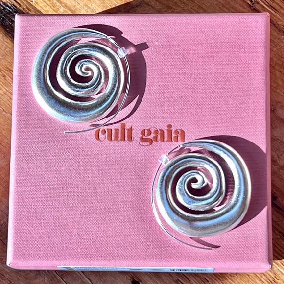 🌺🎉HP🎉🌺 NWT Cult Gaia Cassia Spiral Threader Earrings Antique Silver - Picture 3 of 16